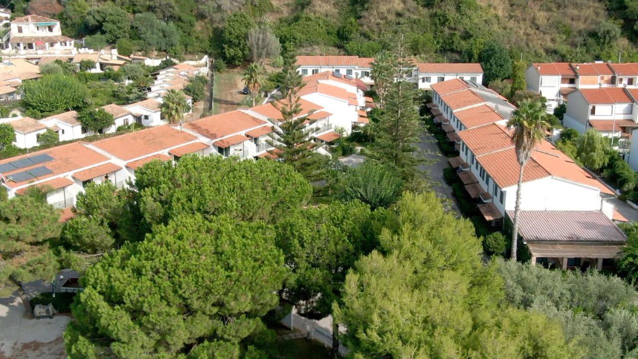 Resort Sciabache Дзамброне Екстериор снимка