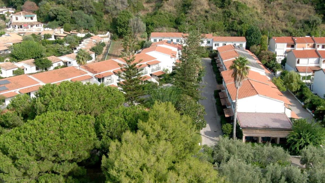 Resort Sciabache Дзамброне Екстериор снимка