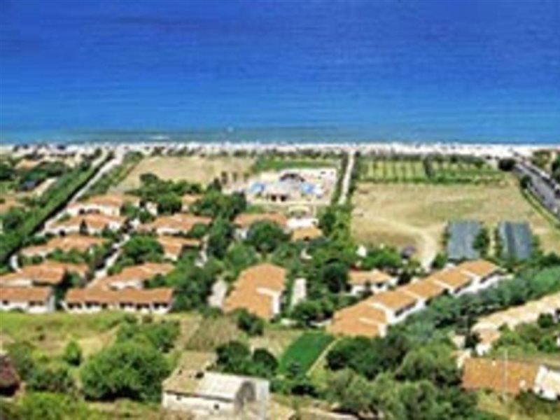 Resort Sciabache Дзамброне Екстериор снимка