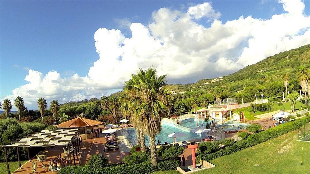 Resort Sciabache Дзамброне Екстериор снимка